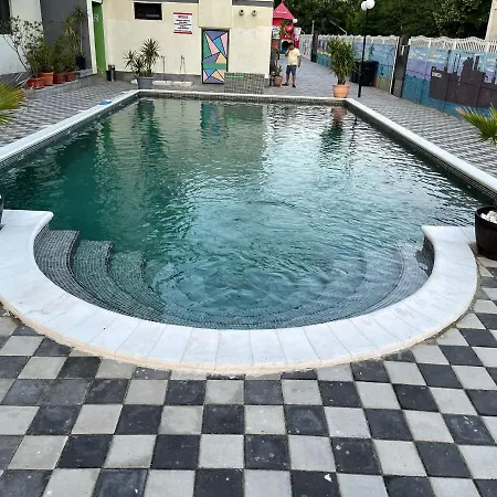 Atlantic * 科斯蒂内什蒂