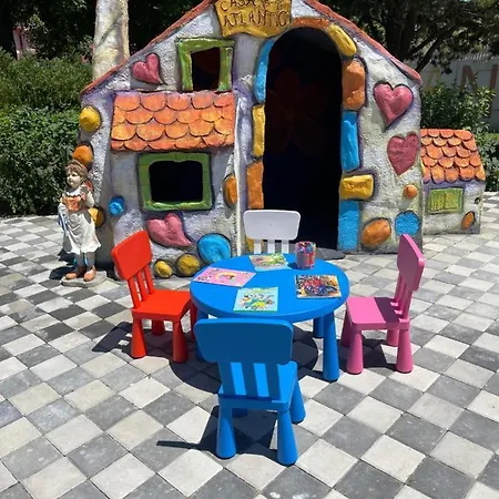 Atlantic * 科斯蒂内什蒂